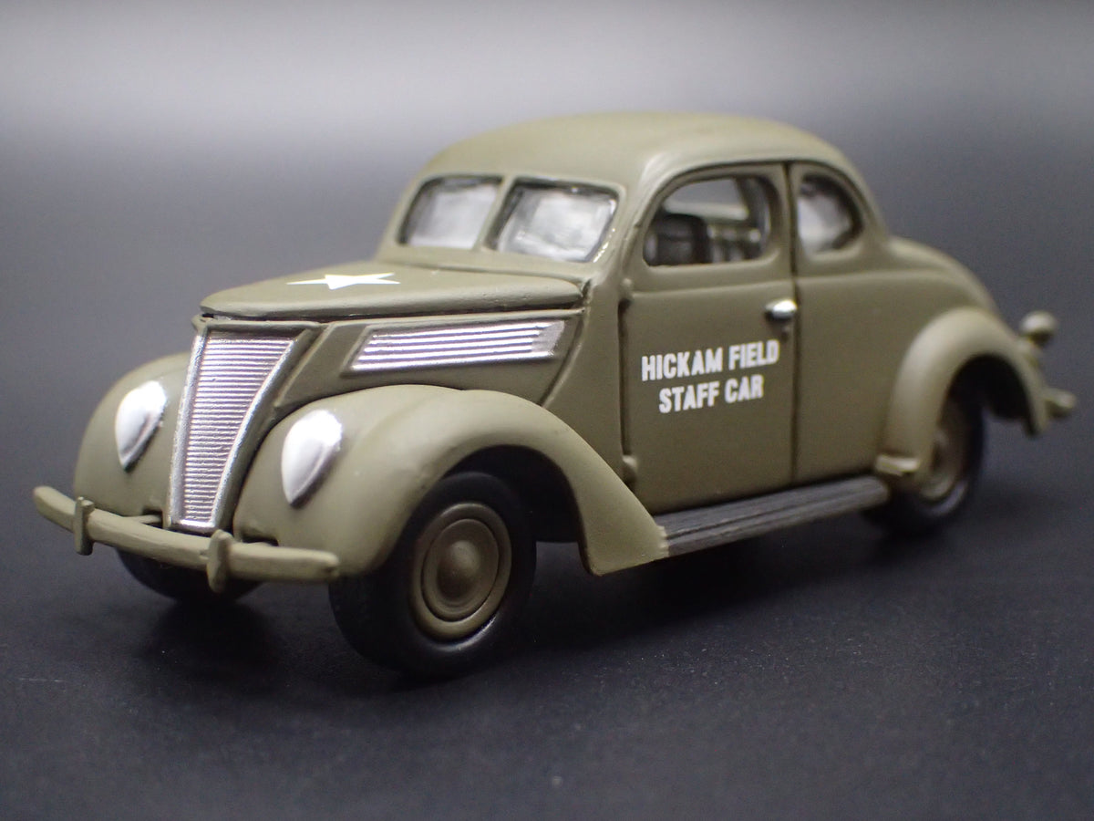 1937 37 FORD HICKAM FIELD STAFF CAR PEARL HARBOR 1:64 SCALE DIORAMA MODEL CAR