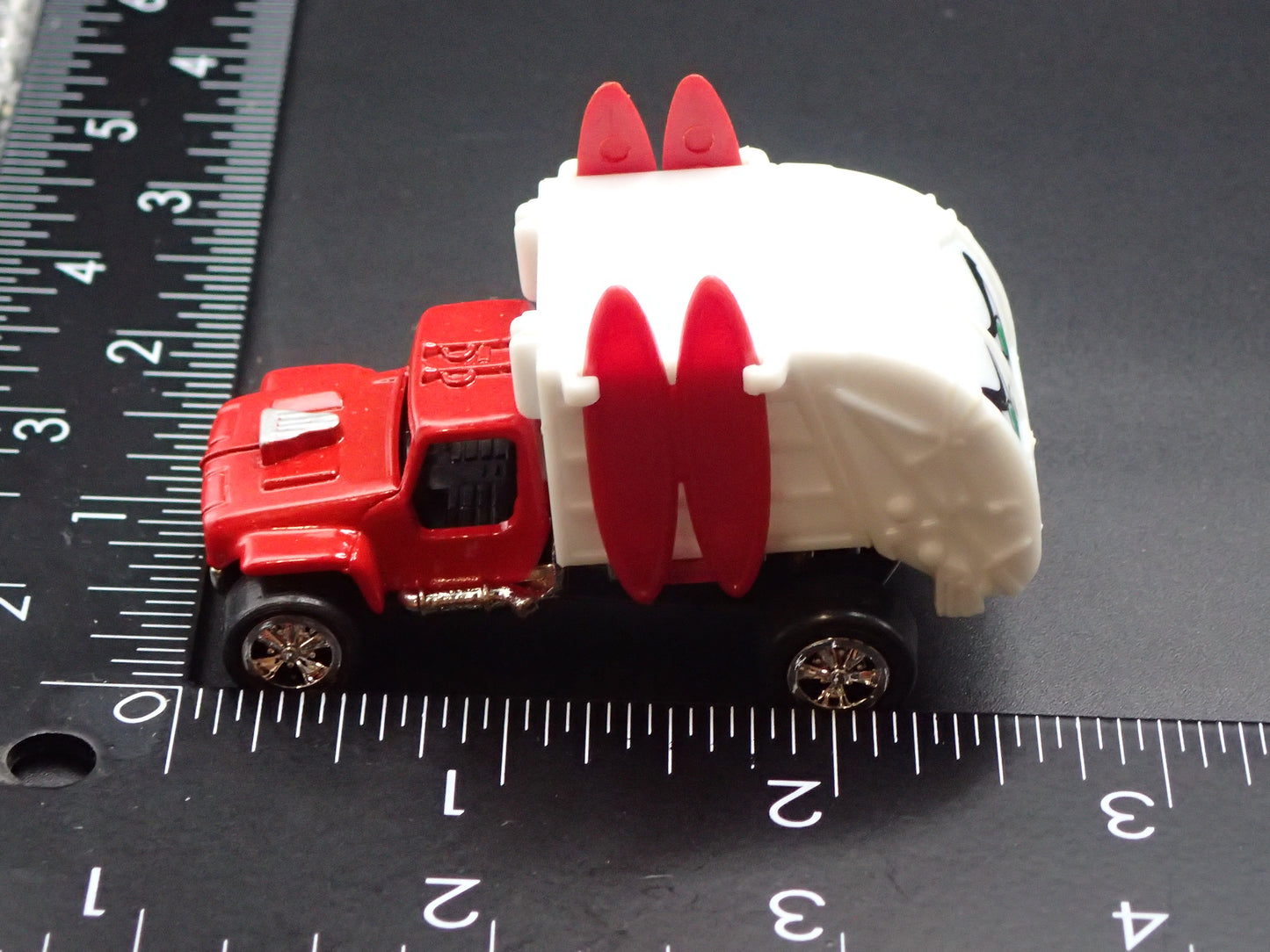 GARBAGE TRUCK TOM DANIELS CUSTOM RED 1:64 SCALE DIORAMA DIECAST MODEL CAR