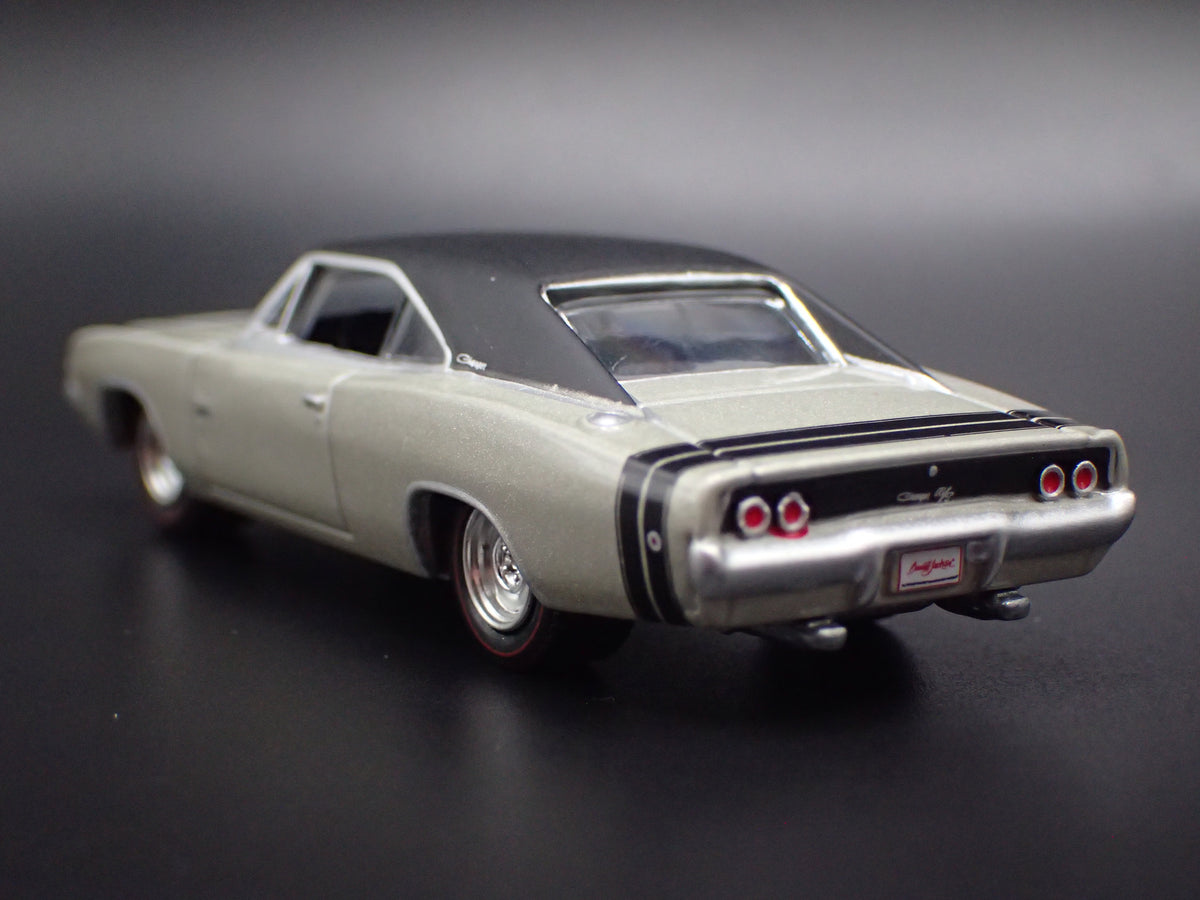 1968 68 DODGE CHARGER R/T GRAY 1:64 SCALE COLLECTIBLE DIORAMA DIECAST MODEL CAR
