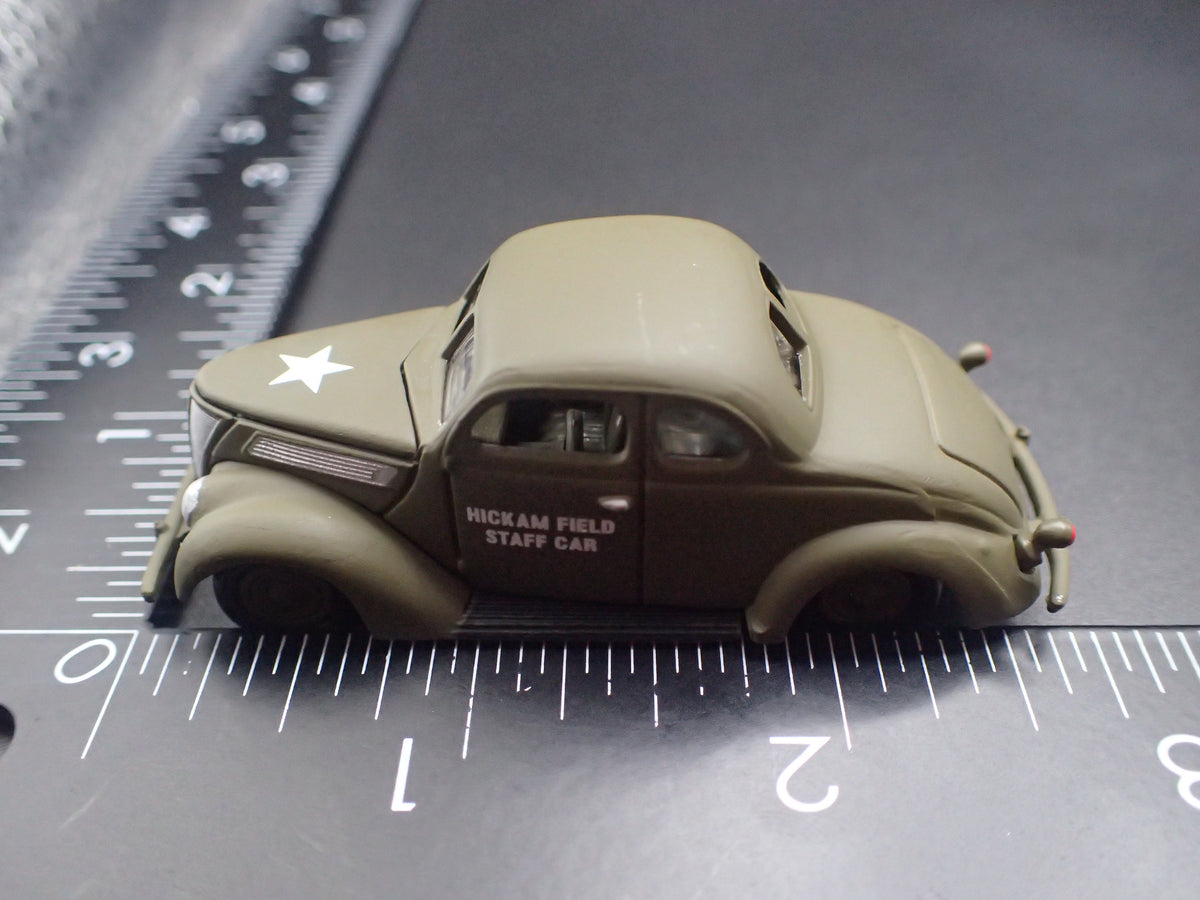 1937 37 FORD HICKAM FIELD STAFF CAR PEARL HARBOR 1:64 SCALE DIORAMA MODEL CAR