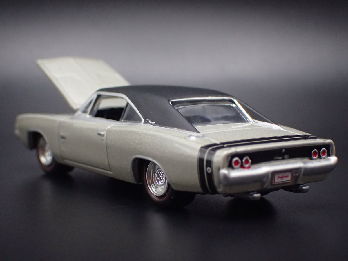 1968 68 DODGE CHARGER R/T GRAY 1:64 SCALE COLLECTIBLE DIORAMA DIECAST MODEL CAR