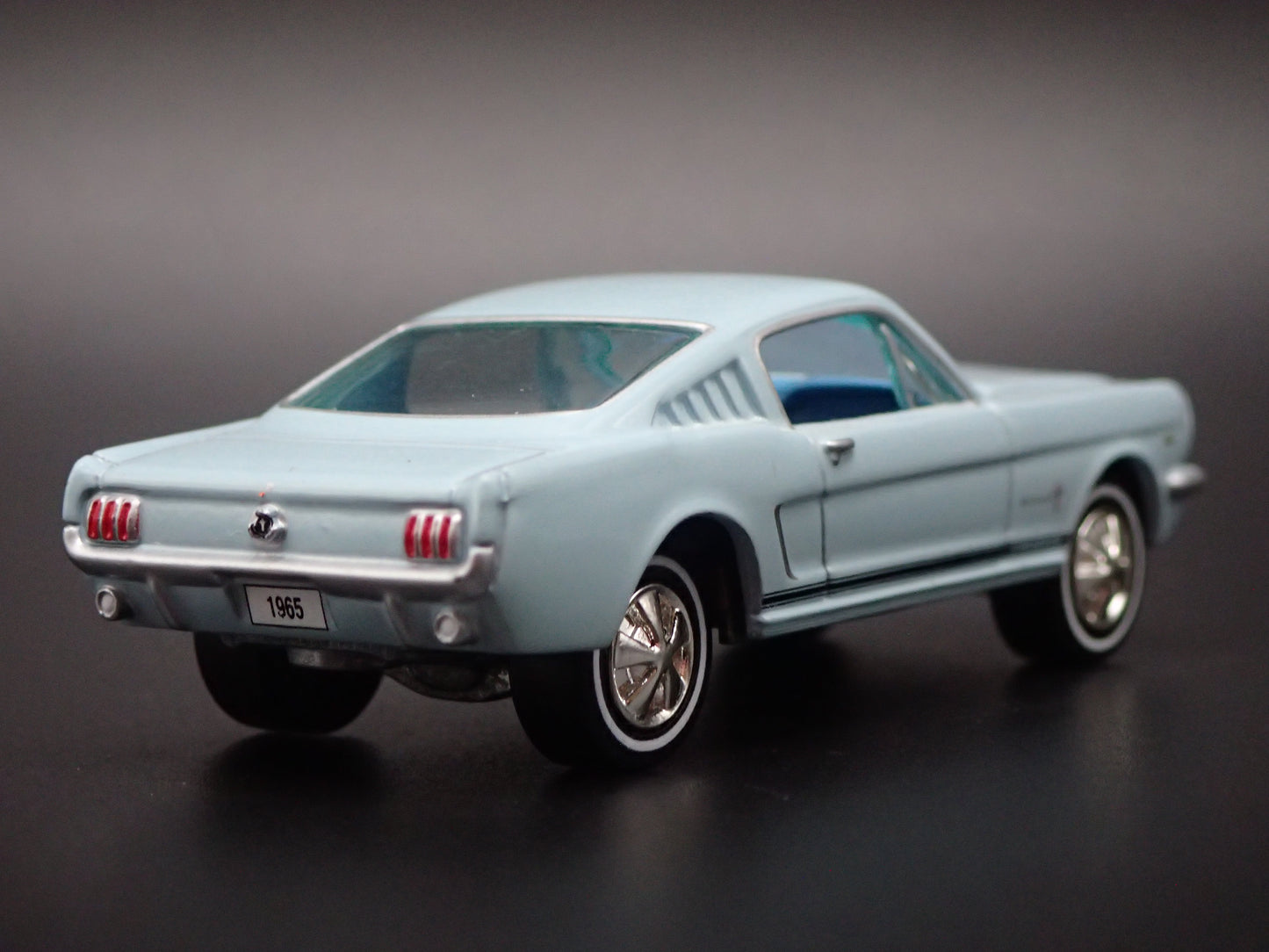 1965 65 FORD MUSTANG 2+2 FASTBACK BLUE 1/64 SCALE COLLECTIBLE DIECAST MODEL CAR