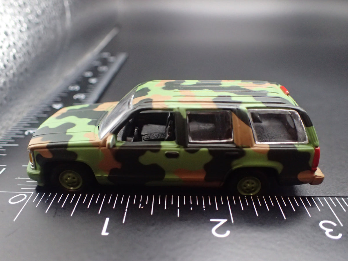 1997 97 CHEVY CHEVROLET TAHOE  COMMAND CUCV-II 1:64 SCALE LIMITED DIECAST MODEL CAR