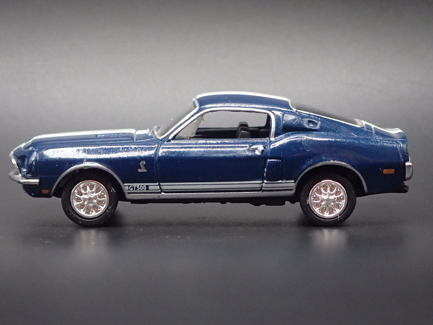 1968 68 FORD MUSTANG SHELBY GT500 BLUE 1:64 SCALE DIORAMA DIECAST MODEL CAR