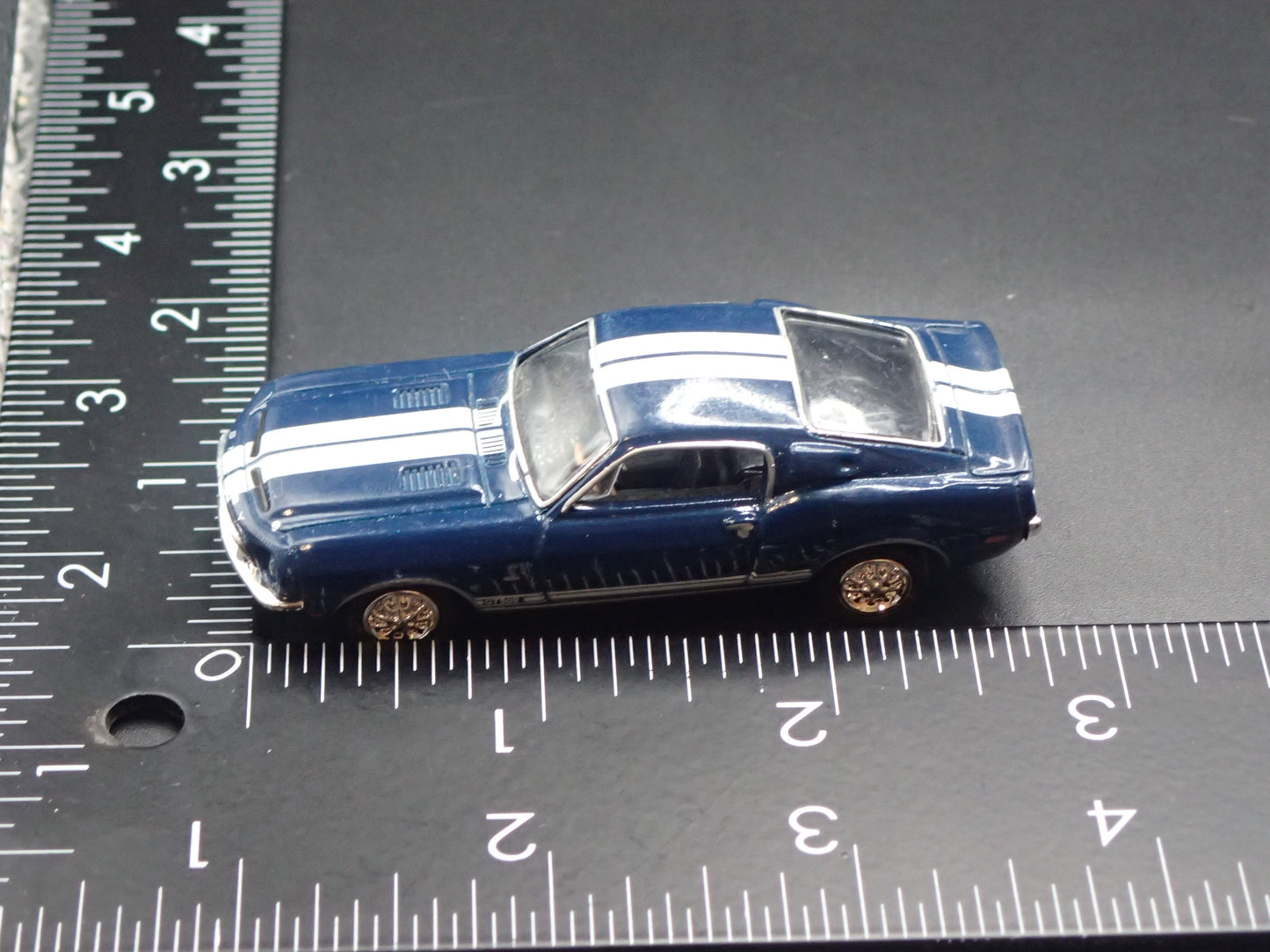 1968 68 FORD MUSTANG SHELBY GT500 BLUE 1:64 SCALE DIORAMA DIECAST MODEL CAR