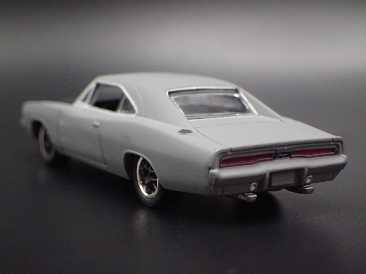 1970 70 DODGE CHARGER GRAY 1:64 SCALE COLLECTIBLE DIORAMA DIECAST MODEL CAR