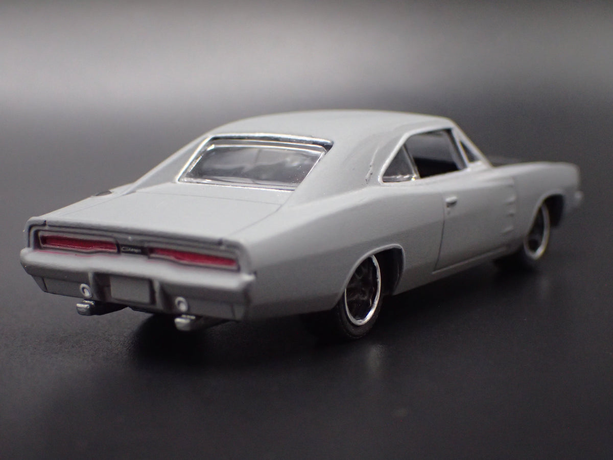 1970 70 DODGE CHARGER GRAY 1:64 SCALE COLLECTIBLE DIORAMA DIECAST MODEL CAR