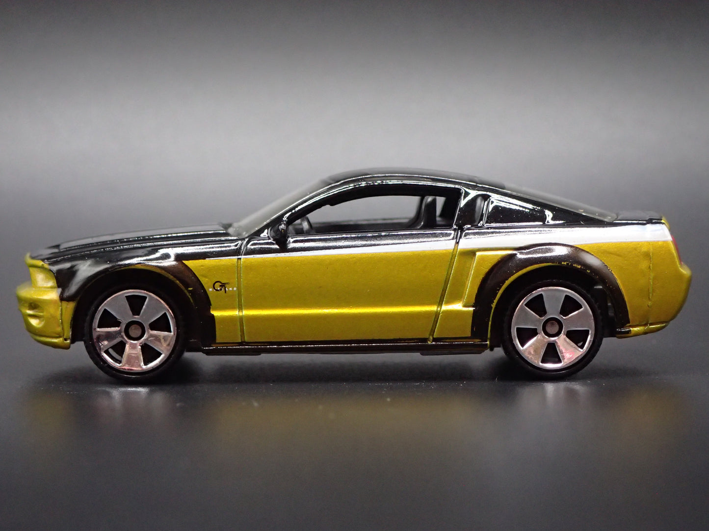1970 70 FORD MUSTANG COUPE BLUE 1/64 SCALE COLLECTIBLE DIECAST MODEL CAR