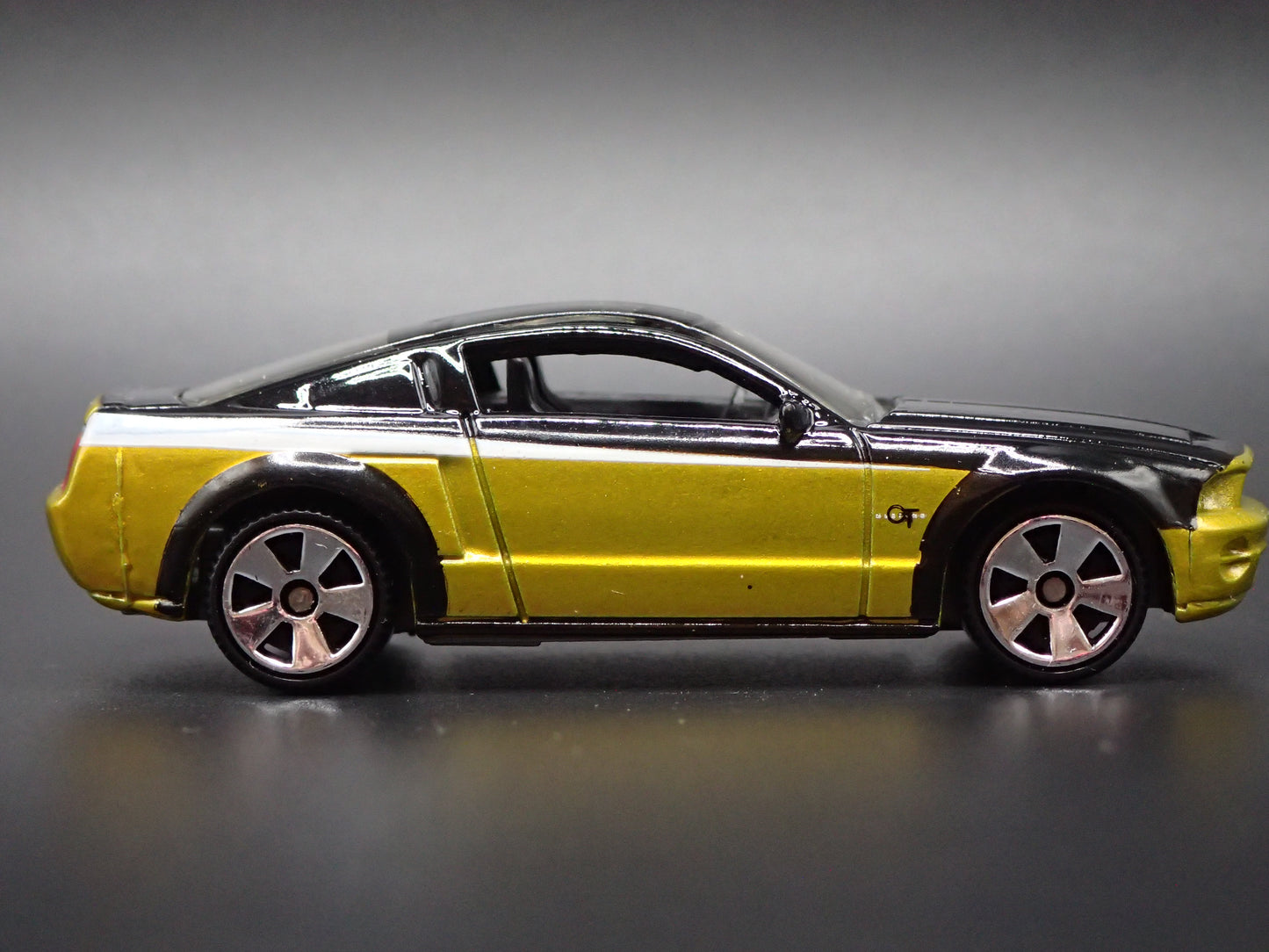 1970 70 FORD MUSTANG COUPE BLUE 1/64 SCALE COLLECTIBLE DIECAST MODEL CAR