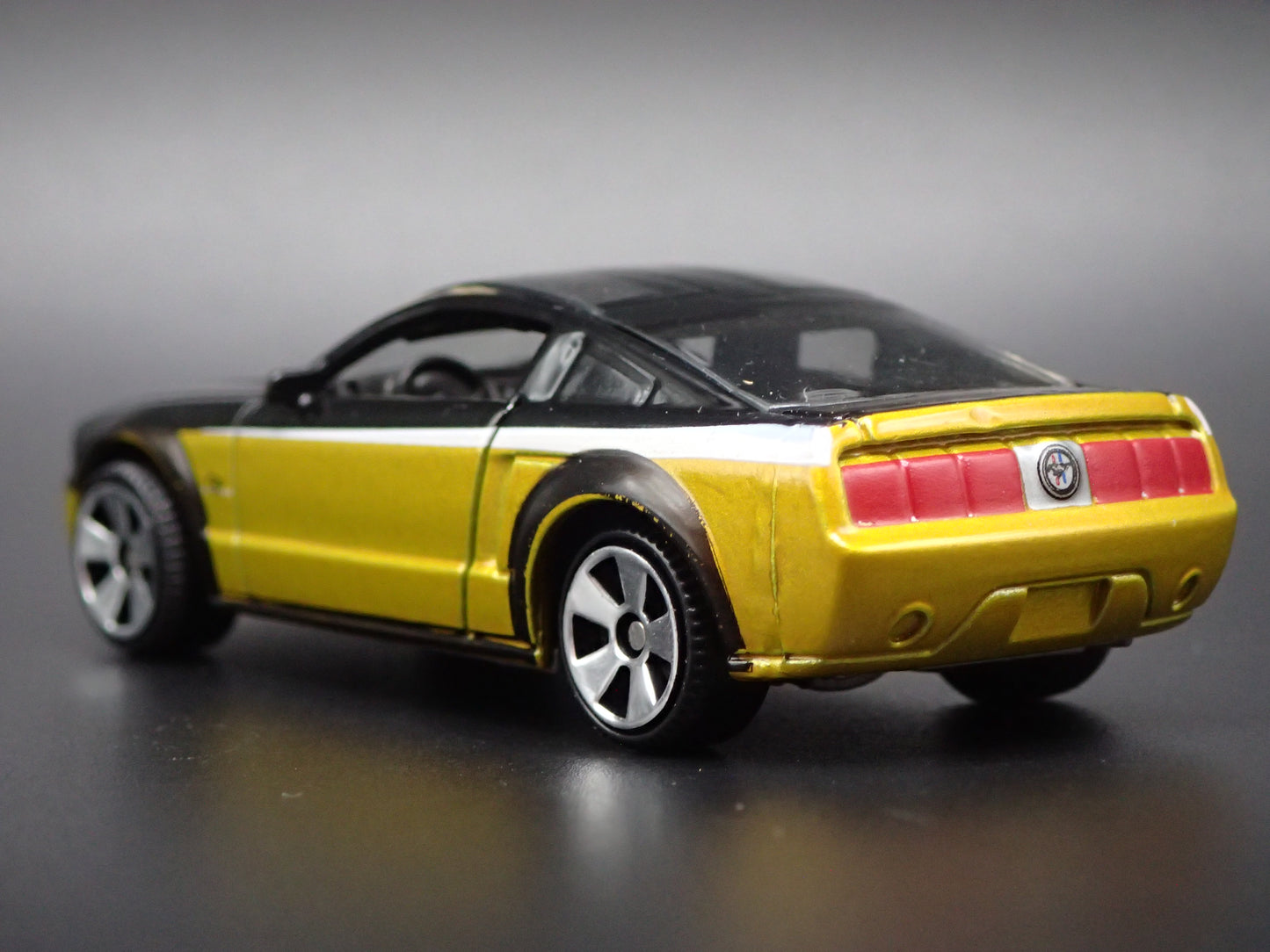 1970 70 FORD MUSTANG COUPE BLUE 1/64 SCALE COLLECTIBLE DIECAST MODEL CAR
