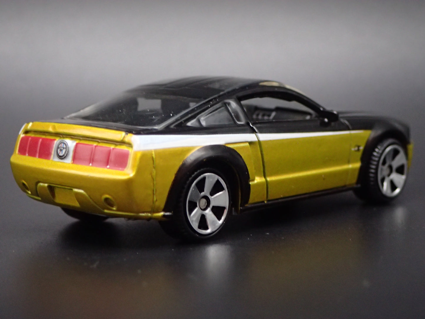1970 70 FORD MUSTANG COUPE BLUE 1/64 SCALE COLLECTIBLE DIECAST MODEL CAR