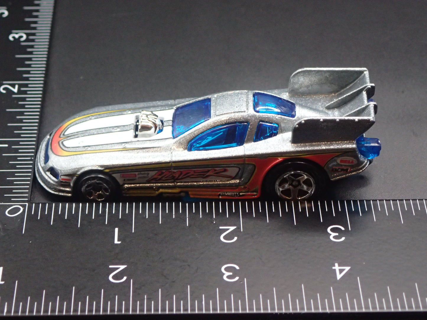 2005-2009 FORD MUSTANG FUNNY CAR NHRA SILVER 1:64 SCALE DIORAMA DIECAST MODEL CAR