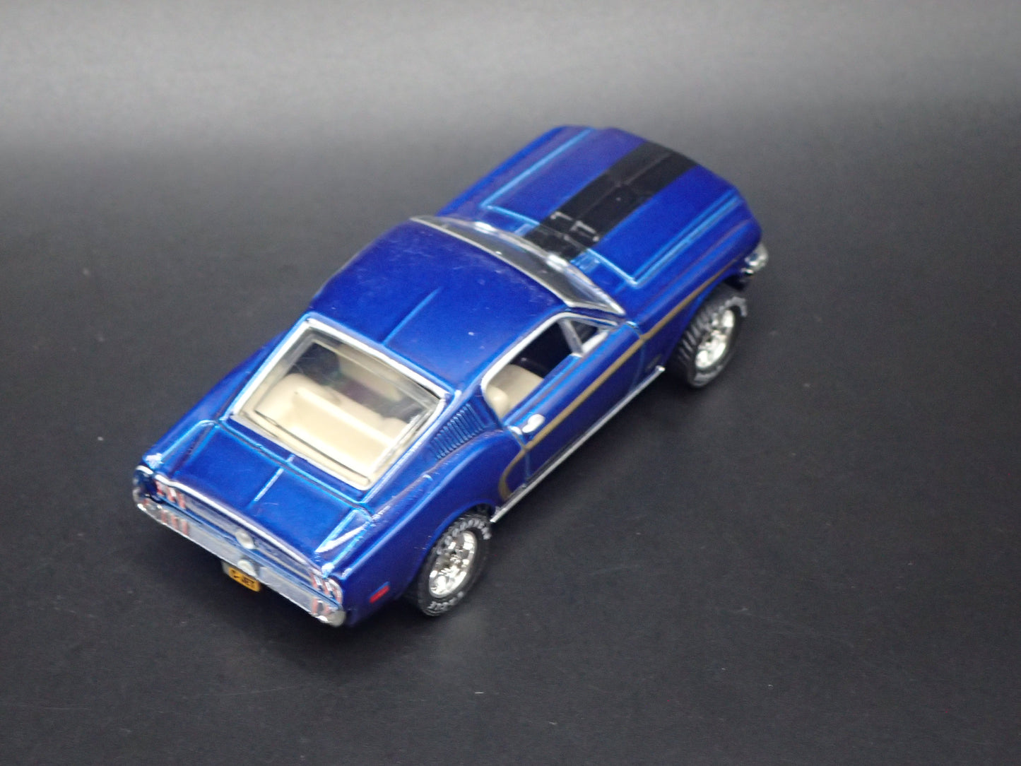 1968 68 FORD MUSTANG COBRA JET FASTBACK 1:64 SCALE COLLECTIBLE DIECAST MODEL CAR