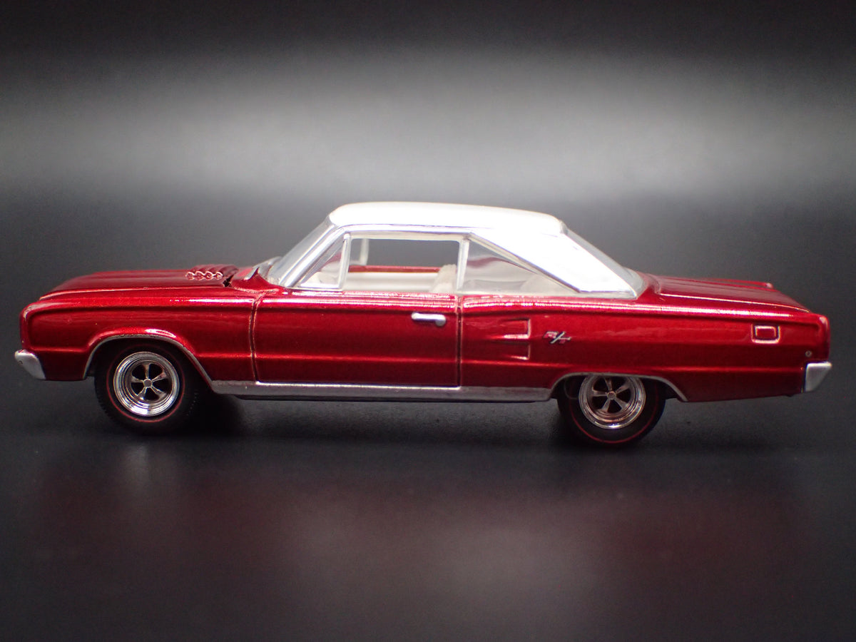 1967 67 DODGE CORONET R/T RED 1/64 SCALE COLLECTIBLE DIORAMA DIECAST MODEL CAR