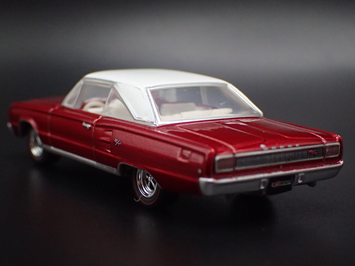 1967 67 DODGE CORONET R/T RED 1/64 SCALE COLLECTIBLE DIORAMA DIECAST MODEL CAR