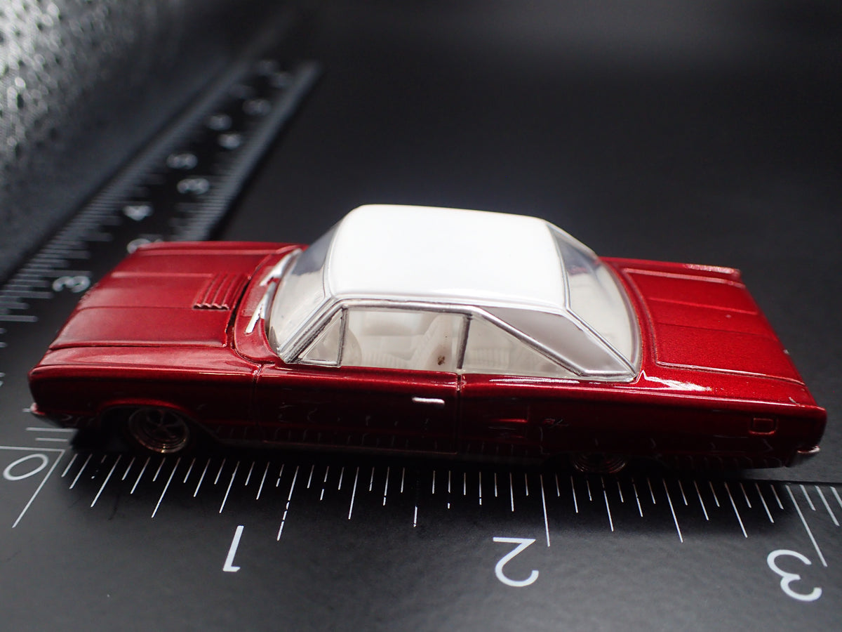 1967 67 DODGE CORONET R/T RED 1/64 SCALE COLLECTIBLE DIORAMA DIECAST MODEL CAR