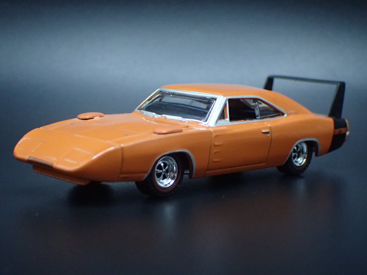 1969 69 DODGE CHARGER DAYTONA 1:64 SCALE COLLECTIBLE DIORAMA DIECAST MODEL CAR