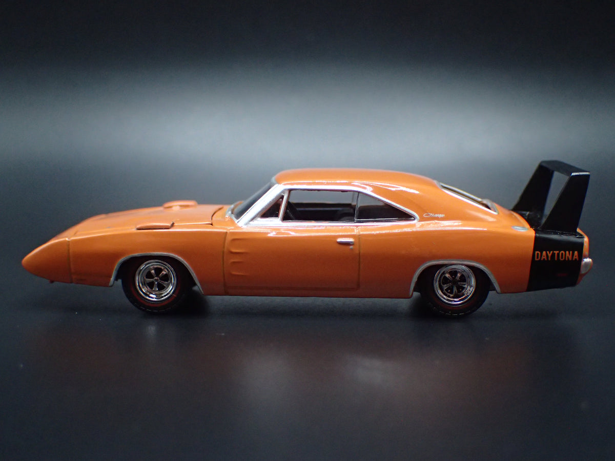 1969 69 DODGE CHARGER DAYTONA 1:64 SCALE COLLECTIBLE DIORAMA DIECAST MODEL CAR