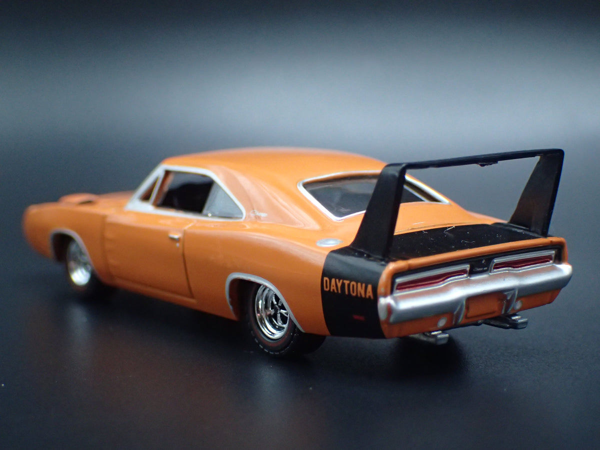 1969 69 DODGE CHARGER DAYTONA 1:64 SCALE COLLECTIBLE DIORAMA DIECAST MODEL CAR