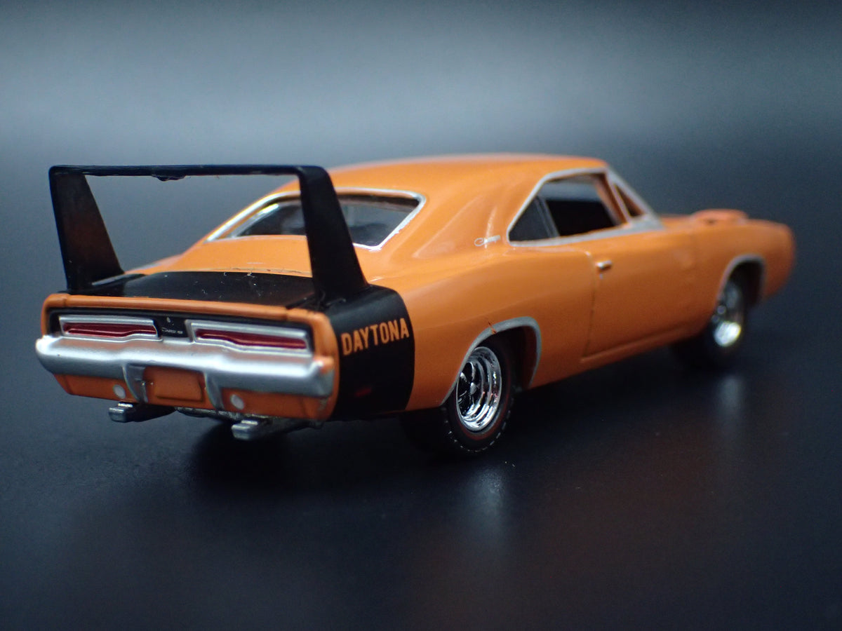 1969 69 DODGE CHARGER DAYTONA 1:64 SCALE COLLECTIBLE DIORAMA DIECAST MODEL CAR
