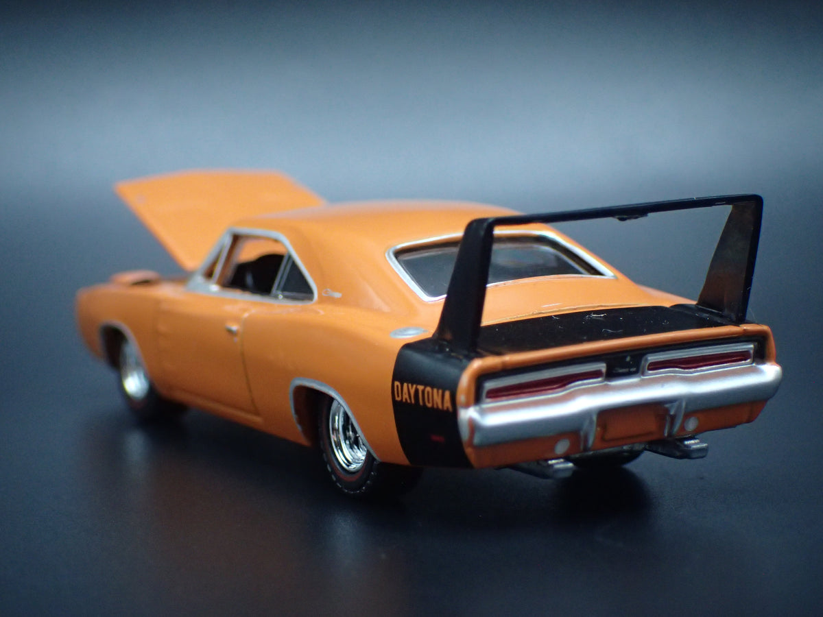 1969 69 DODGE CHARGER DAYTONA 1:64 SCALE COLLECTIBLE DIORAMA DIECAST MODEL CAR