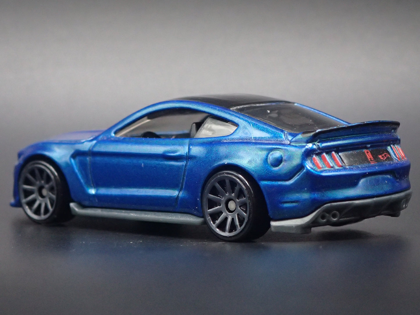 2015-2023 FORD MUSTANG SHELBY GT350R BLUE 1/64 SCALE DIORAMA DIECAST MODEL CAR