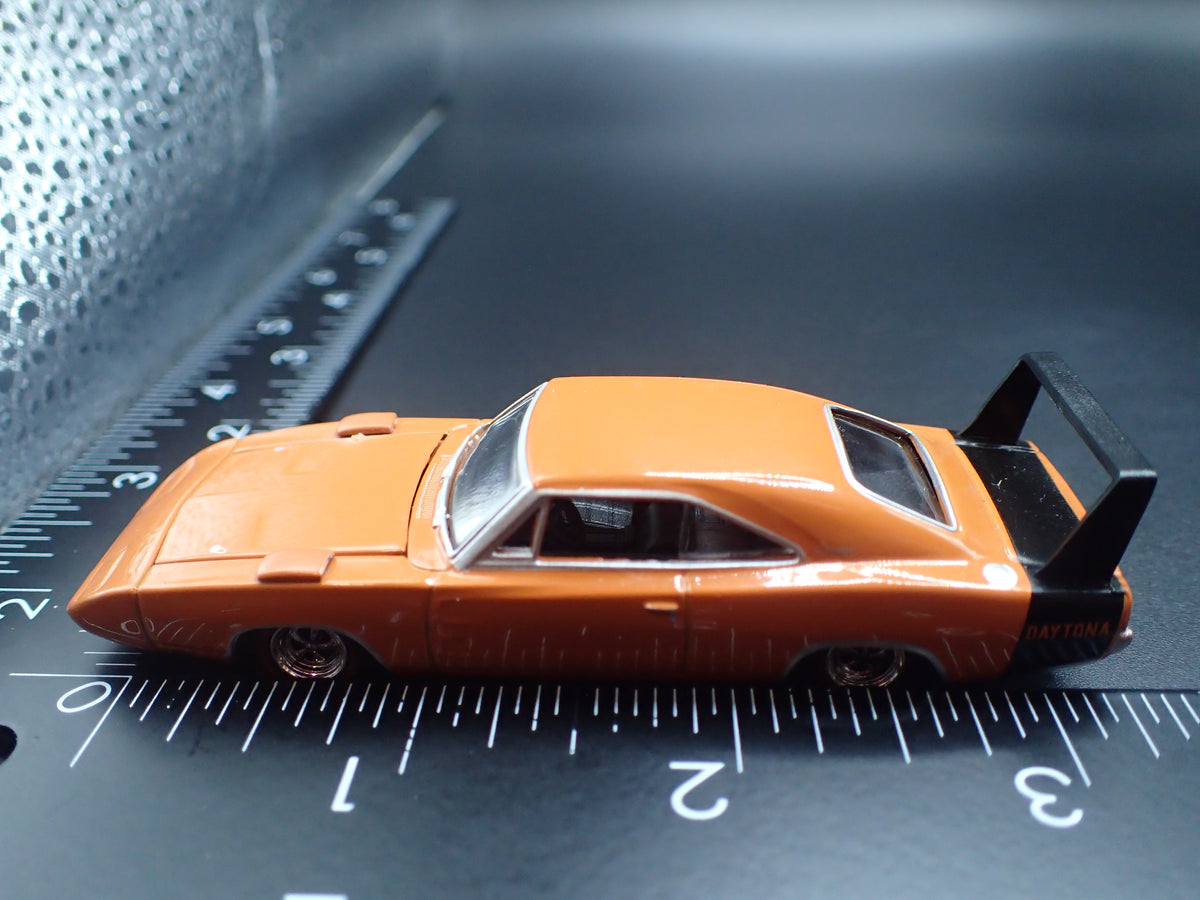 1969 69 DODGE CHARGER DAYTONA 1:64 SCALE COLLECTIBLE DIORAMA DIECAST MODEL CAR