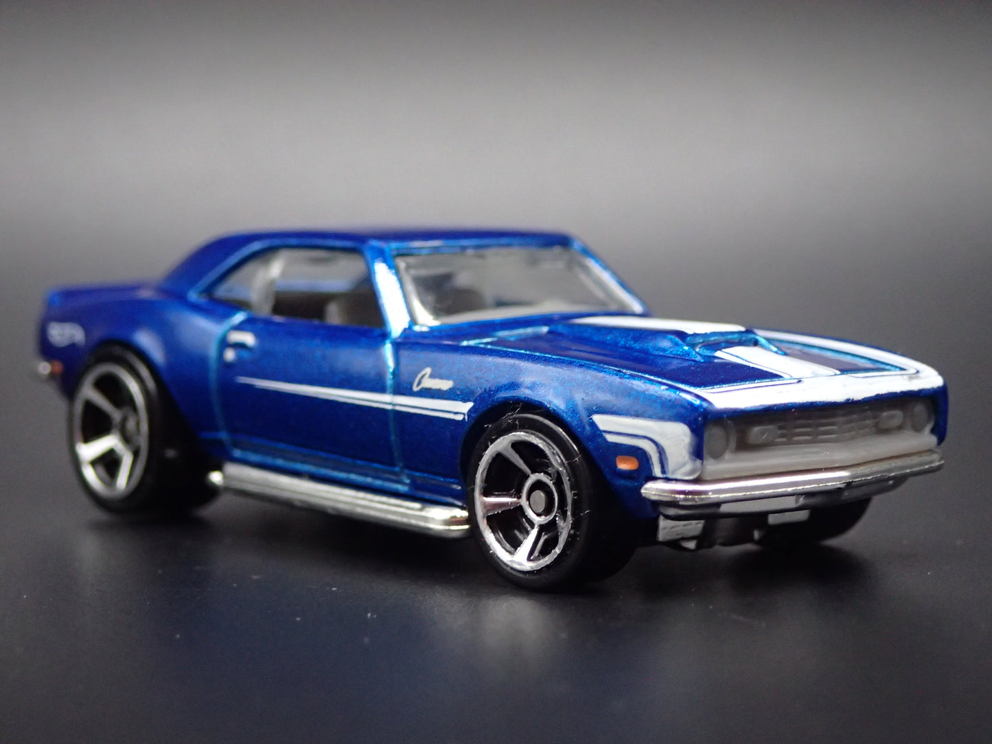 1968 68 CHEVY CHEVROLET CAMARO COPO BLUE 1:64 SCALE DIORAMA DIECAST MODEL CAR