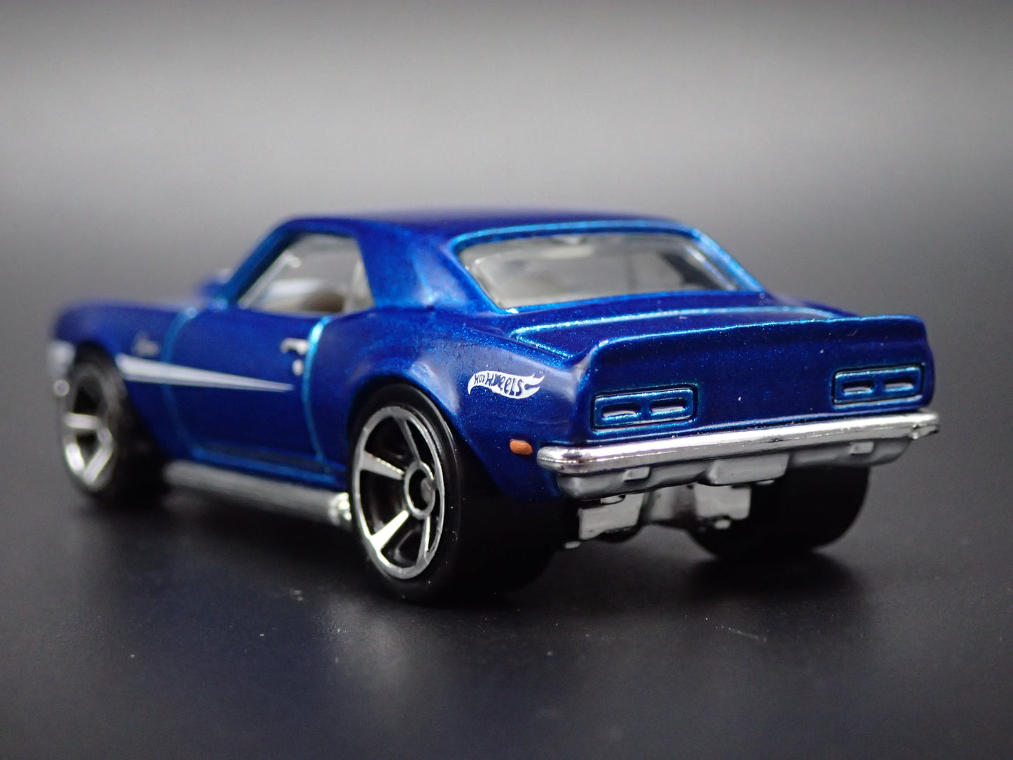 1968 68 CHEVY CHEVROLET CAMARO COPO BLUE 1:64 SCALE DIORAMA DIECAST MODEL CAR