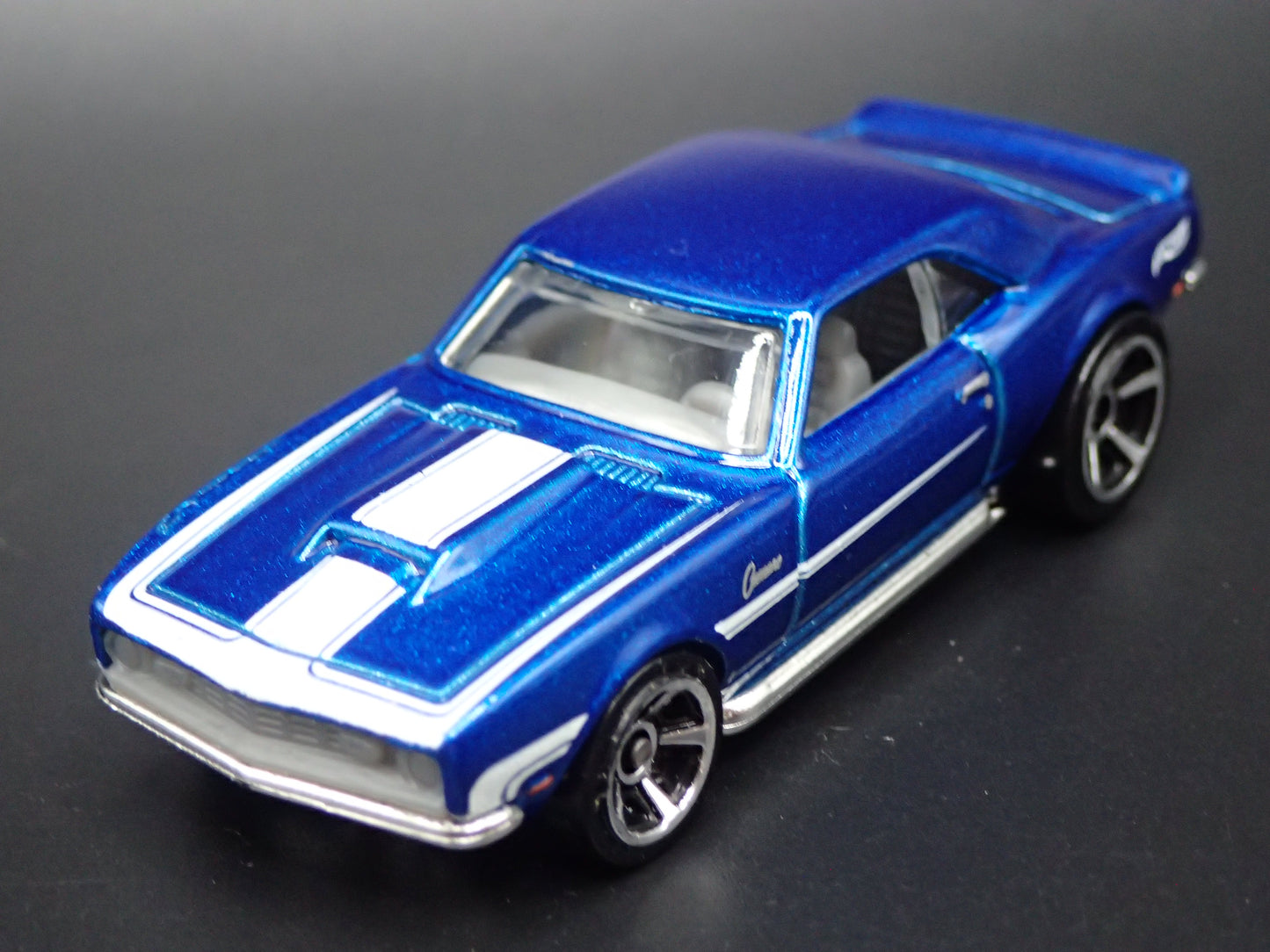 1968 68 CHEVY CHEVROLET CAMARO COPO BLUE 1:64 SCALE DIORAMA DIECAST MODEL CAR