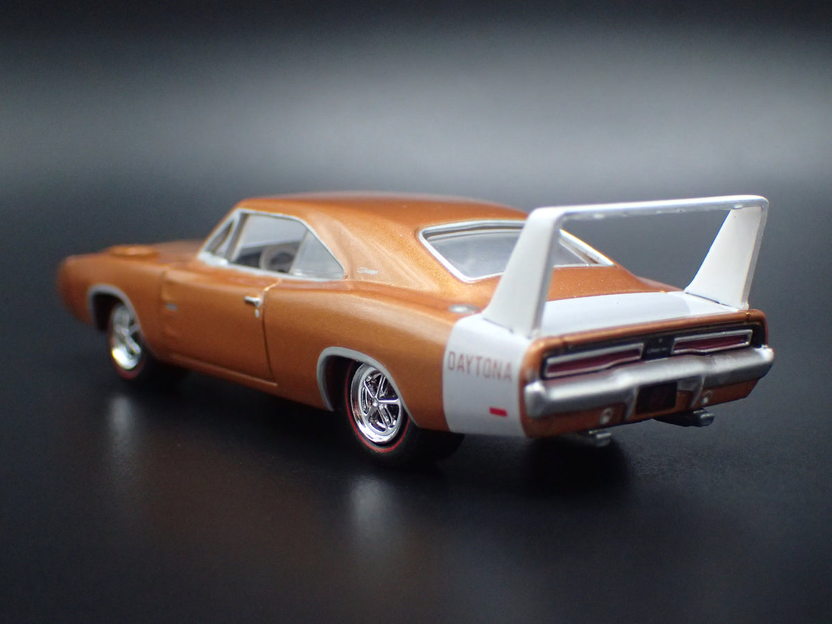1969 69 DODGE CHARGER DAYTONA 1:64 SCALE COLLECTIBLE DIORAMA DIECAST MODEL CAR