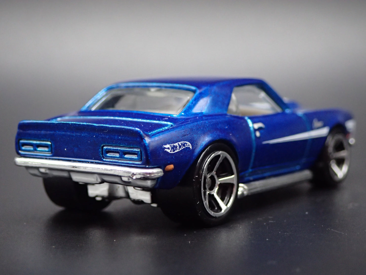 1968 68 CHEVY CHEVROLET CAMARO COPO BLUE 1:64 SCALE DIORAMA DIECAST MODEL CAR