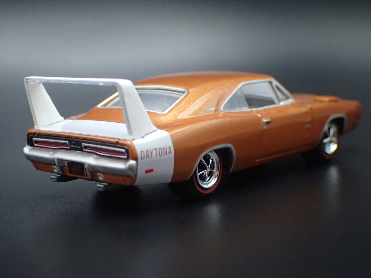 1969 69 DODGE CHARGER DAYTONA 1:64 SCALE COLLECTIBLE DIORAMA DIECAST MODEL CAR
