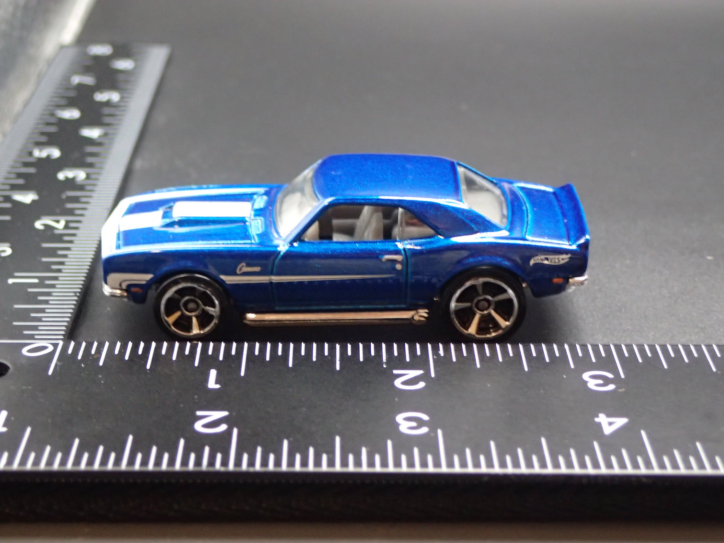 1968 68 CHEVY CHEVROLET CAMARO COPO BLUE 1:64 SCALE DIORAMA DIECAST MODEL CAR