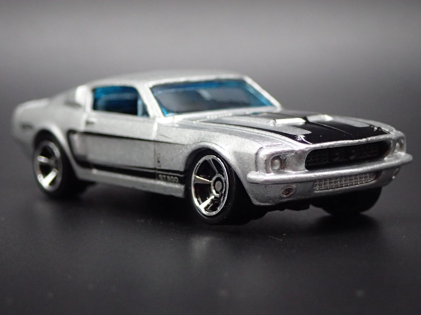 1967 67 FORD MUSTANG SHELBY GT500 FASTBACK SILVER 1:64 SCALE DIECAST MODEL CAR