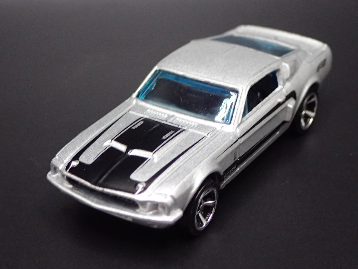 1967 67 FORD MUSTANG SHELBY GT500 FASTBACK SILVER 1:64 SCALE DIECAST MODEL CAR