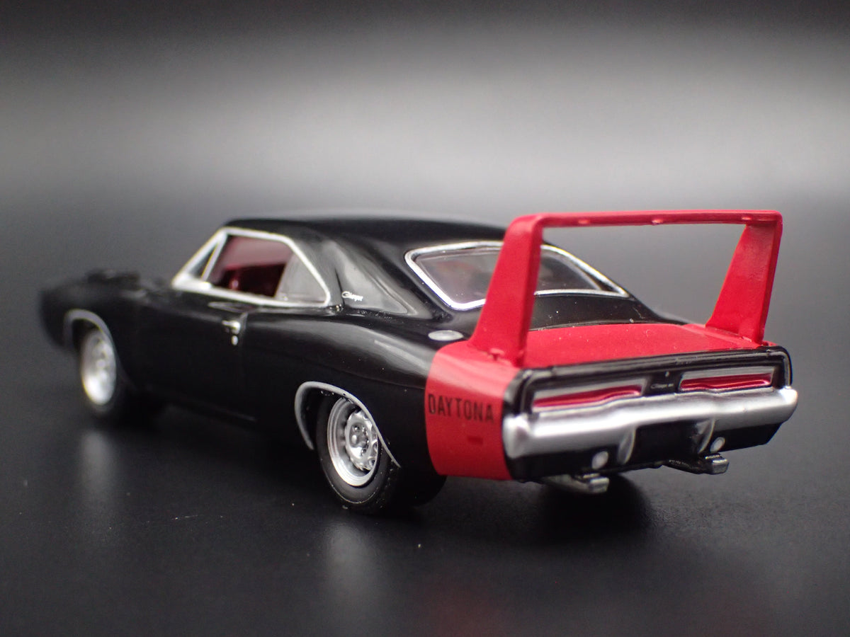 1969 69 DODGE CHARGER DAYTONA 1:64 SCALE COLLECTIBLE DIORAMA DIECAST MODEL CAR