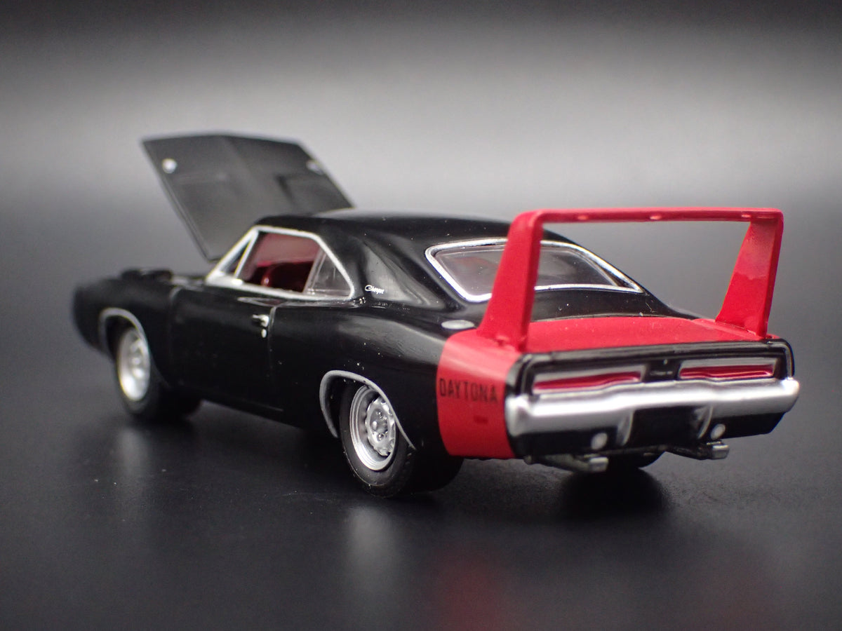 1969 69 DODGE CHARGER DAYTONA 1:64 SCALE COLLECTIBLE DIORAMA DIECAST MODEL CAR