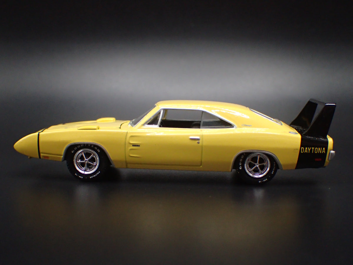 1969 69 DODGE CHARGER DAYTONA 1:64 SCALE COLLECTIBLE DIORAMA DIECAST MODEL CAR