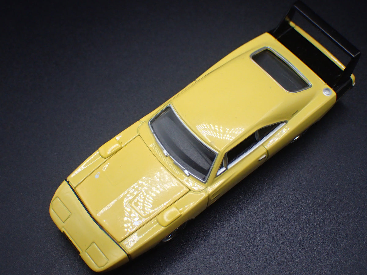 1969 69 DODGE CHARGER DAYTONA 1:64 SCALE COLLECTIBLE DIORAMA DIECAST MODEL CAR