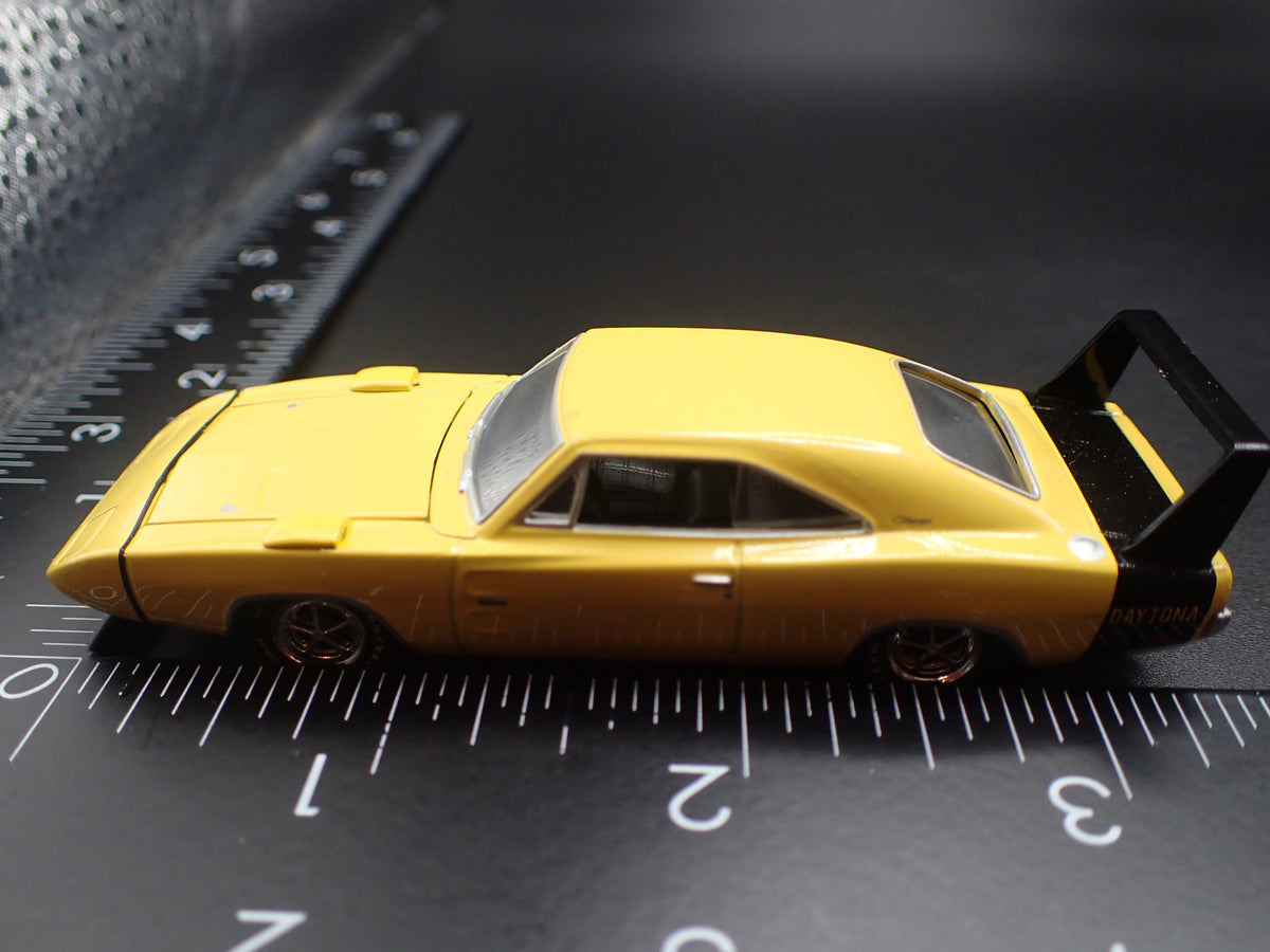 1969 69 DODGE CHARGER DAYTONA 1:64 SCALE COLLECTIBLE DIORAMA DIECAST MODEL CAR