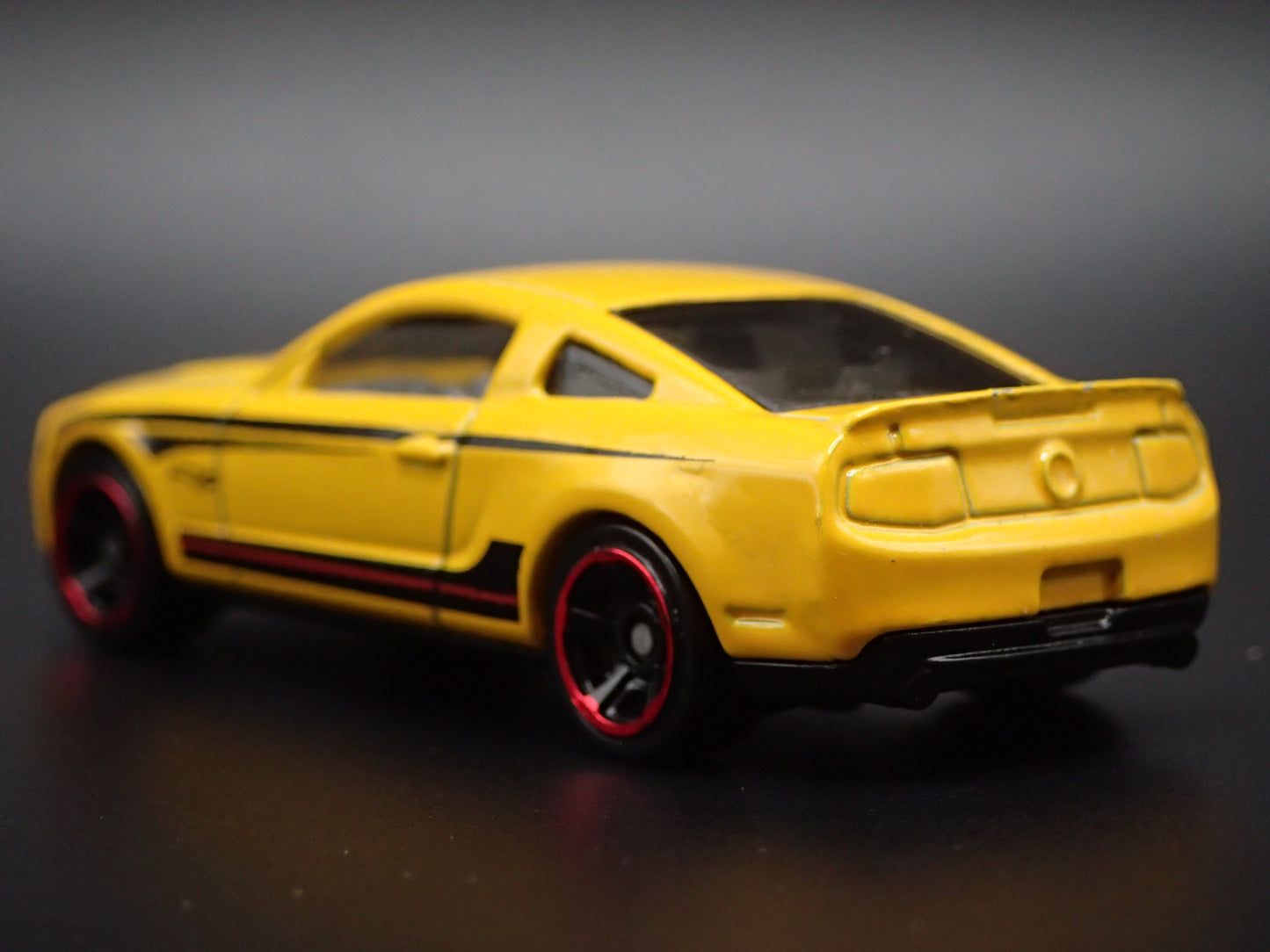 2010-2012 FORD MUSTANG GT YELLOW 1:64 SCALE COLLECTIBLE DIORAMA DIECAST MODEL CAR