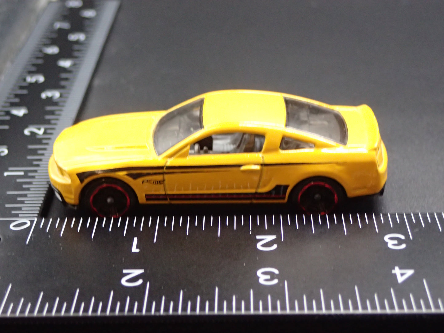 2010-2012 FORD MUSTANG GT YELLOW 1:64 SCALE COLLECTIBLE DIORAMA DIECAST MODEL CAR