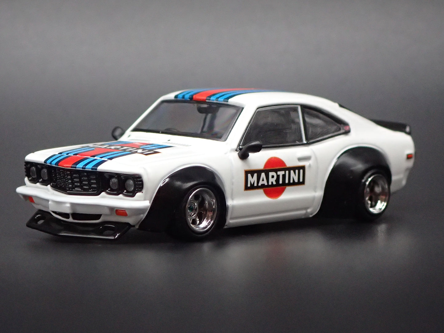 1971-1978 MAZDA RX3 SAVANNA MARTINI JDM RACING 1:64 SCALE DIORAMA DIECAST MODEL CAR