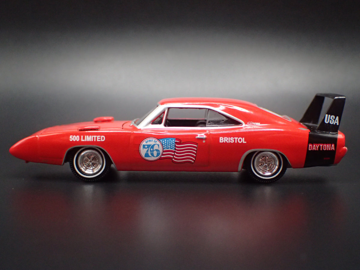 1969 69 DODGE CHARGER DAYTONA  SPIRIT OF 1976 1:64 SCALE DIORAMA DIECAST MODEL CAR