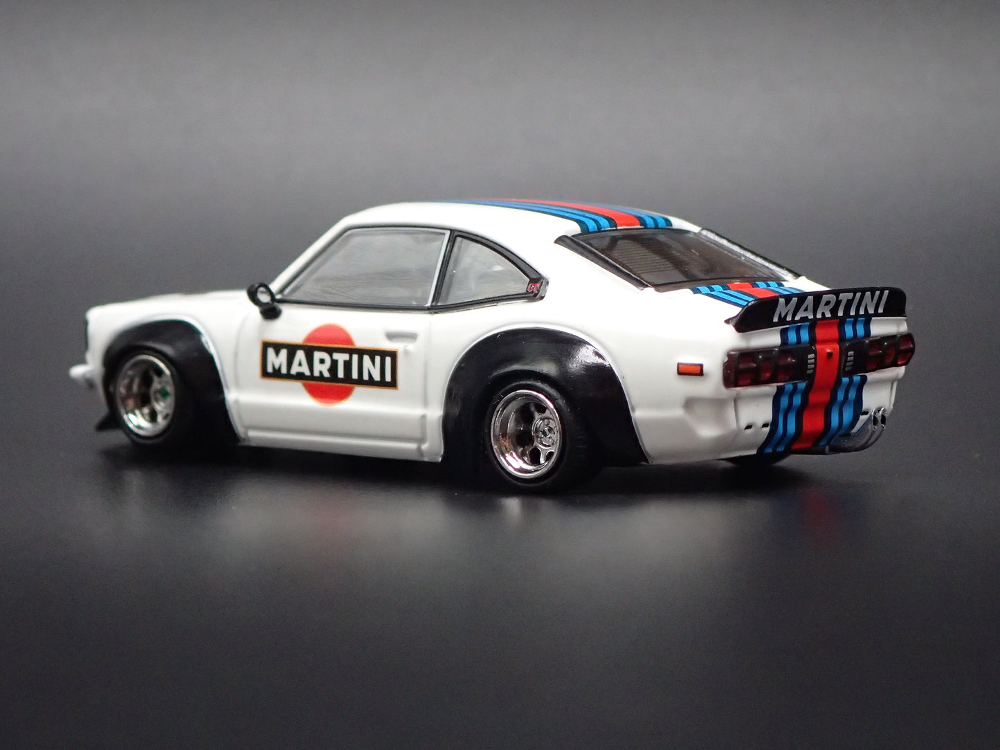 1971-1978 MAZDA RX3 SAVANNA MARTINI JDM RACING 1:64 SCALE DIORAMA DIECAST MODEL CAR