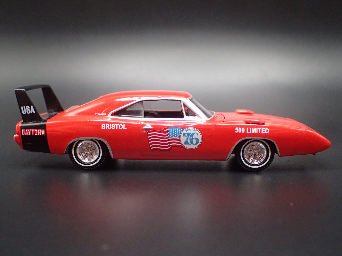 1969 69 DODGE CHARGER DAYTONA  SPIRIT OF 1976 1:64 SCALE DIORAMA DIECAST MODEL CAR