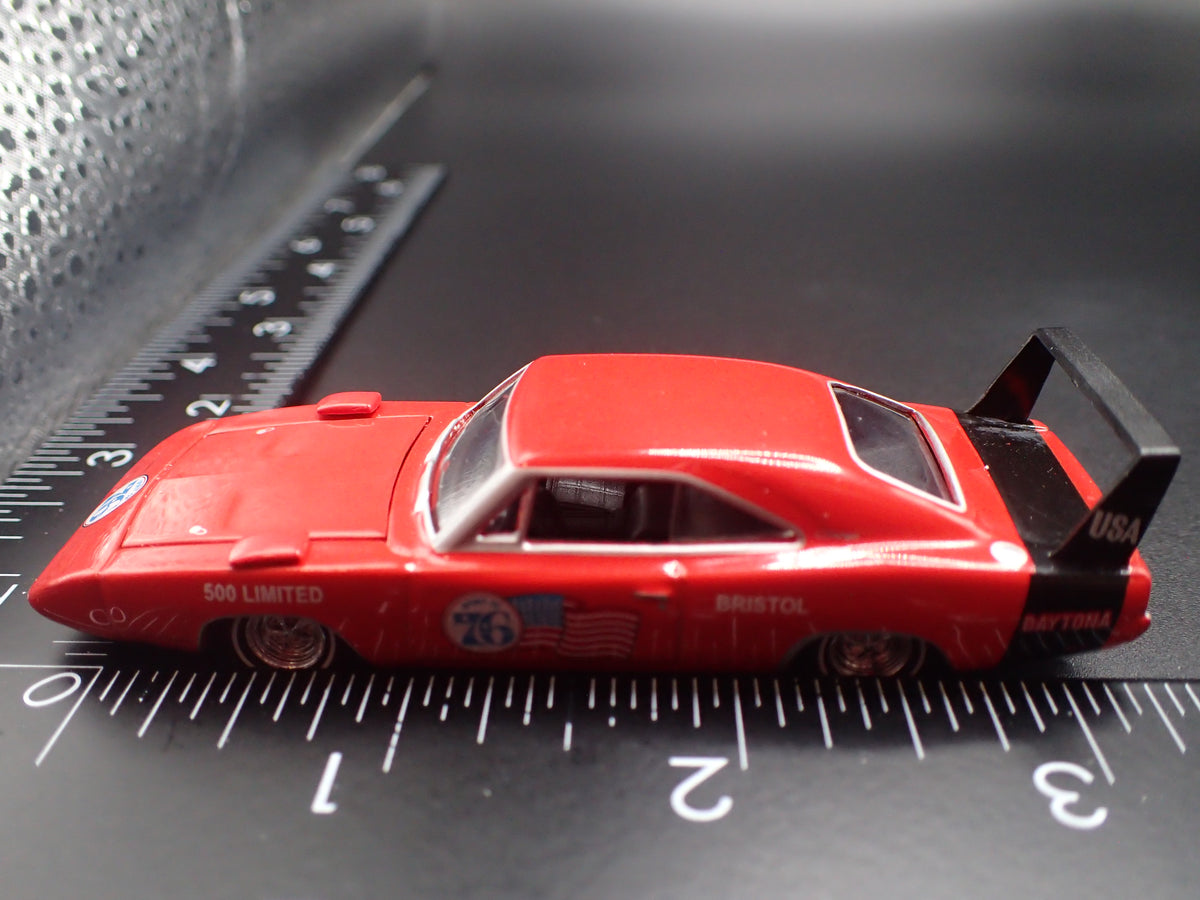1969 69 DODGE CHARGER DAYTONA  SPIRIT OF 1976 1:64 SCALE DIORAMA DIECAST MODEL CAR