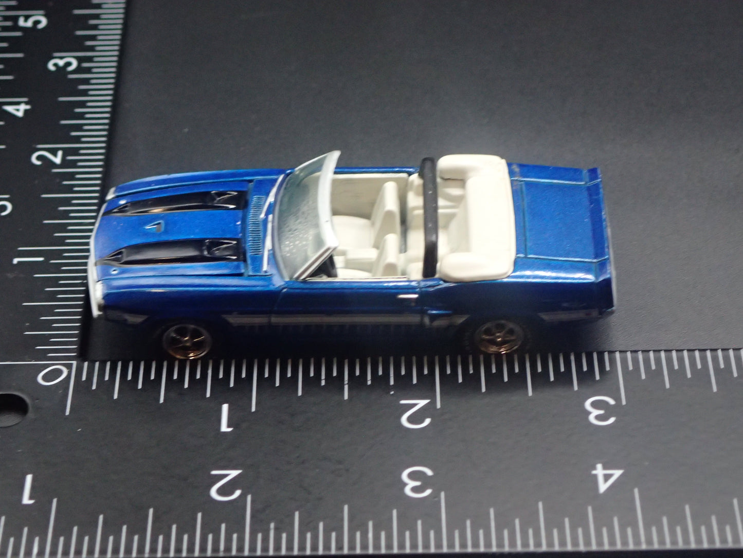 1970 70 FORD MUSTANG SHELBY GT500 CONVERTIBLE 1/64 SCALE DIECAST MODEL CAR