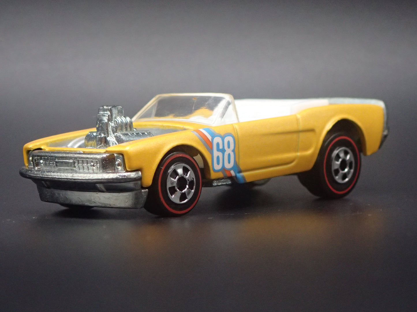 1968 68 FORD MUSTANG CUSTOM CONVERTIBLE YELLOW 1:64 SCALE DIECAST MODEL CAR